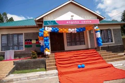 AzimioQueen's tweet photo. Rt. Hon. @RailaOdinga commissioned Engoko Center in Kitutu Masaba Nyamira County.

@AzimioTv @Winnie_Odinga @OdoyoMcOremo @ongwen https://t.co/lfs2gb4Gu3