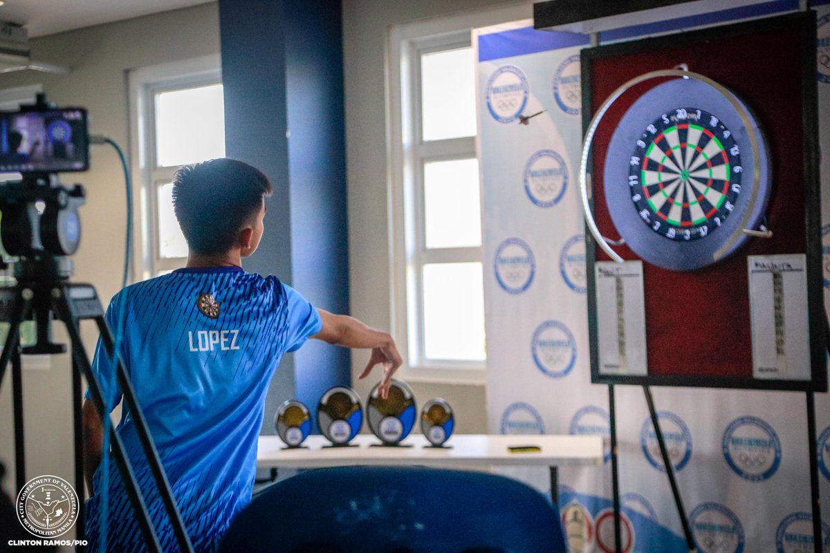valenzuelacity's tweet photo. Congratulations to the winners of the #ValenzuelaOlympics Darts Event! 🎯🏆

Through a heated championship game that was held today, August 6, 2023 at the WES Arena, Brgy. Punturin, the following #PamilyangValenzuelano players bagged trophies and cash prizes:

Champion: Dominique Lopez | Brgy. Malinta (₱2,500)
2nd Place: Marc Louie Manuel | Brgy. Gen. T. De Leon (₱1,500)
3rd Place: Sean Deniel Mendoza | Brgy. Palasan (₱1,000)
4th Place: Kristan Cantillon | Brgy. Maysan (₱1,000)