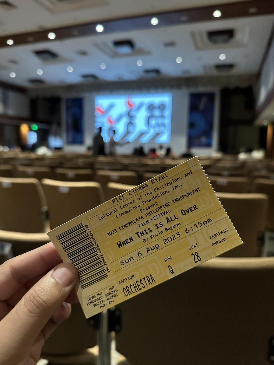 ohohLEOph's tweet image. Full house! Excited to watch #WhenThisIsAllOver by Kevin Mayuga. #Cinemalaya2023 @cinemalayaoffcl