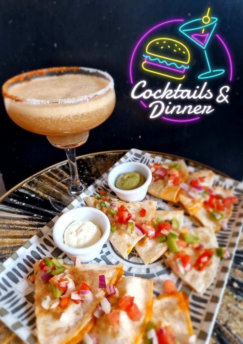 barelencanto's tweet photo. Cocktails &amp; Dinner nuestra propuesta estrella para este Verano.
Fines de Semana cocina abierta hasta las 12:00 de la noche para que puedas disfrutar de un maridaje canalla único en Alcobendas.
#cocktailsanddinner
#maridajecanalla
#viveencanto
#séfeliz
#baresalcobendas
#quesadilla https://t.co/Y6cVycMiV2