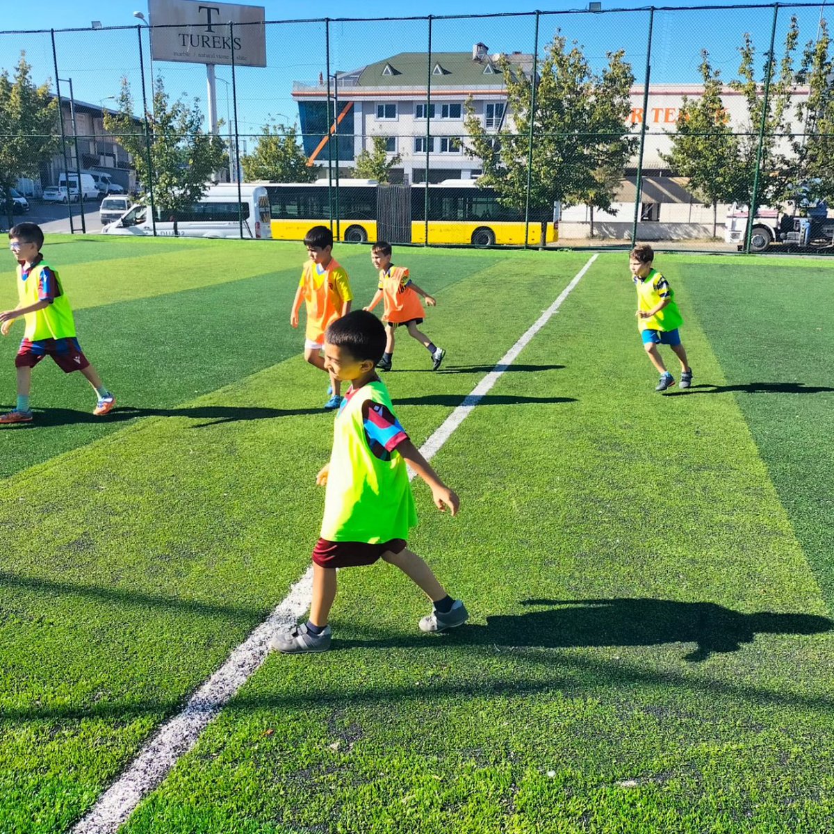 ✅ Pedagojik yaklaşım
✅Eğlenceli antreman metodları 
✅ Ücretsiz Deneme dersi
✅Halı sahada Hijyenik ortamda eğitim 
✅Belgeli eğitmenler 
✅Kendi Özkaynak sporcuları ile TFF Amatör liglerde Lisanslı olma imkanı 
✅ Kardeş akraba indirimi 
☎️0534 631 84 42

Ferhatpaşa Sportif 🧿