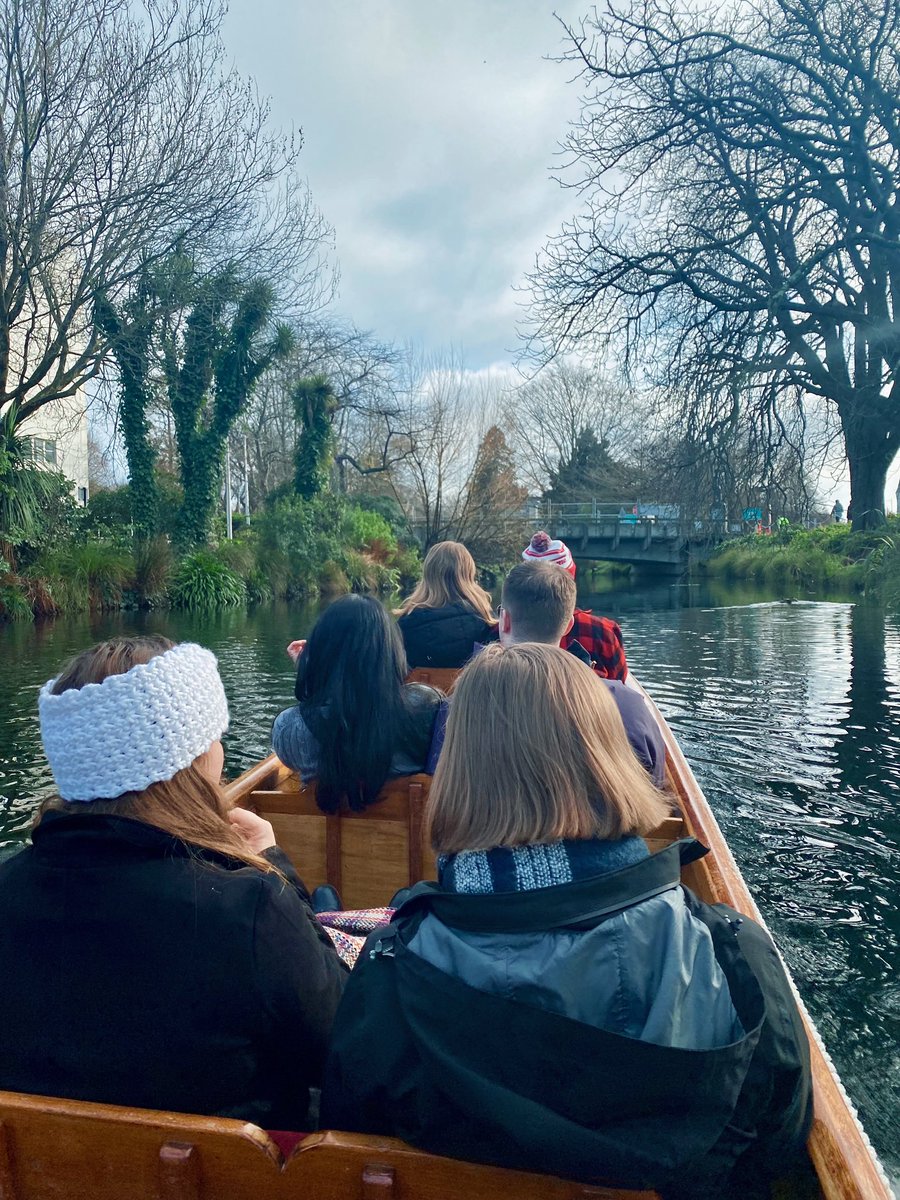 Franlindon's tweet photo. Doing all the tourist things 🏔🚤🏞 https://t.co/nPkhleBqMY