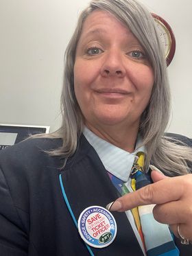 #SaveTicketOffices
Have your say - grab a badge by emailing saveourticketoffices@rmt.org.uk and take part in the public consultation before September 1st.
bit.ly/saveticketoffi…