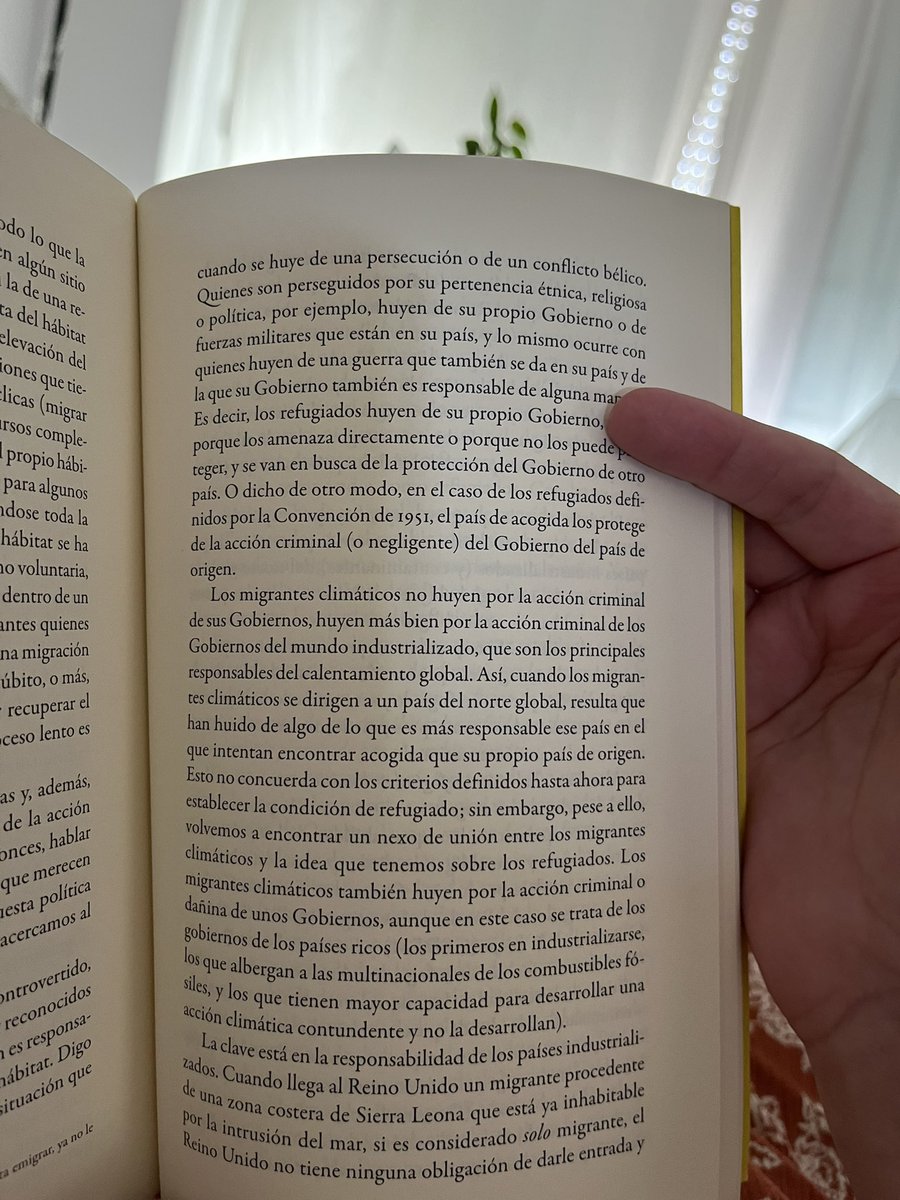 daideleon's tweet image. Así está claro? o con un dibujito? 
Refugiados climáticos de @pajares_miguel 📖
