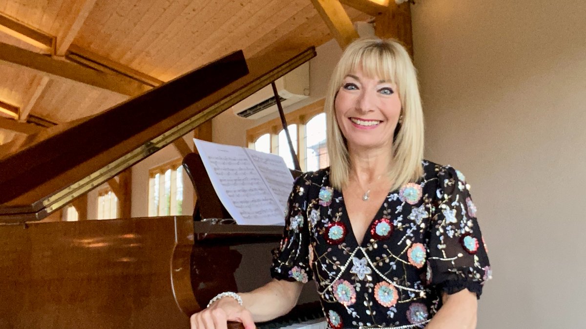 VoicesBolton's tweet image. @WorkWithCancer 
@TargetOvarian 
@VicHallBMM 
@bloodcancer_uk 
@eveappeal 
@BootOutBC 
@orchidcancer 
@MelanomaUK 
@CoppaFeelPeople 
@radiotherapy_uk 

OUR DEDICATED CHOIR 🎵🎶 FOR CANCER PATIENTS &amp;amp; SURVIVORS IS BACK &amp;amp; WE'D ❤️ TO WELCOME NEW MEMBERS

📢 PLEASE KINDLY RETWEET