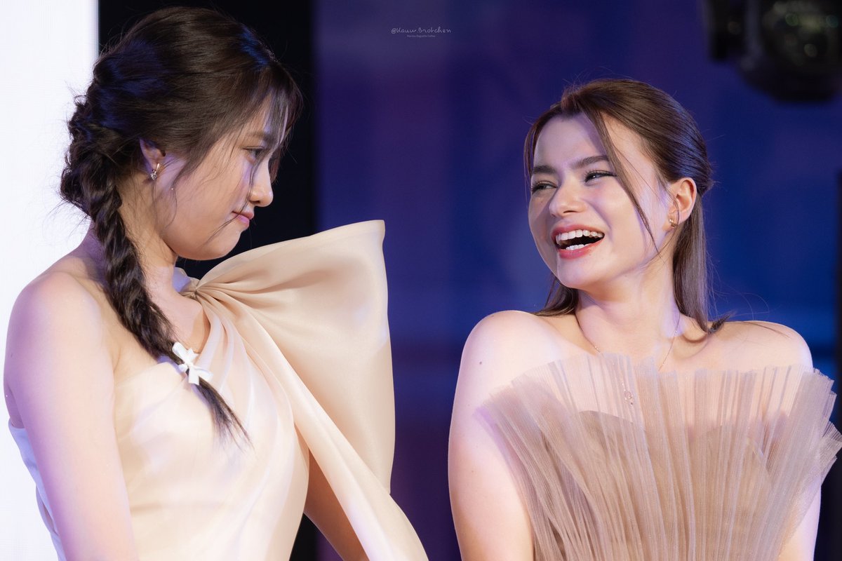 Rixylim08_'s tweet photo. THIS NONG WILL ALWAYS BE THERE FOR THIS PHI 🤧🤎 

FREEN BECKY PROM DAY
#IDXPromxFreenBecky https://t.co/DlmxubLHnS