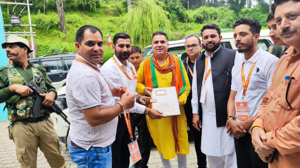 Rajeshw0043's tweet photo. Today welcomed  J&amp;K BJP President Sh Ravinder Raina sahab at Zila Parishad  Members Training Camp  at Patnitop 
#bjp4india #bjp4jk #bjp4ramban @RavinderRaina 
@JPNadda 
@BJP4JnK https://t.co/W0f0CtMxfd