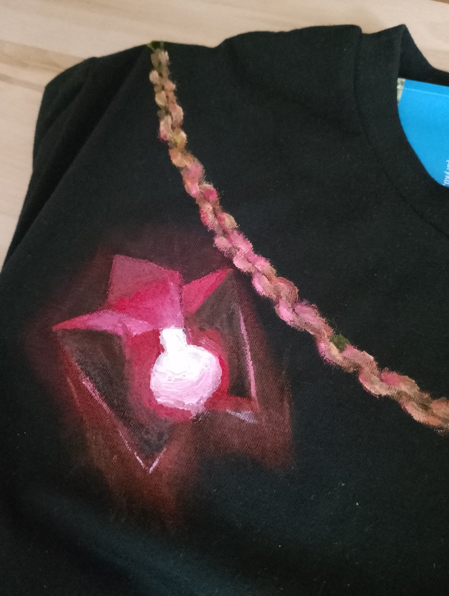 saintkotya's tweet image. Relaxing with @DOTA2 crafting armour (long t-shirt &amp;amp; textile paints) 
Street fashion 🌃
#dota2 #dota2art #textilepaint