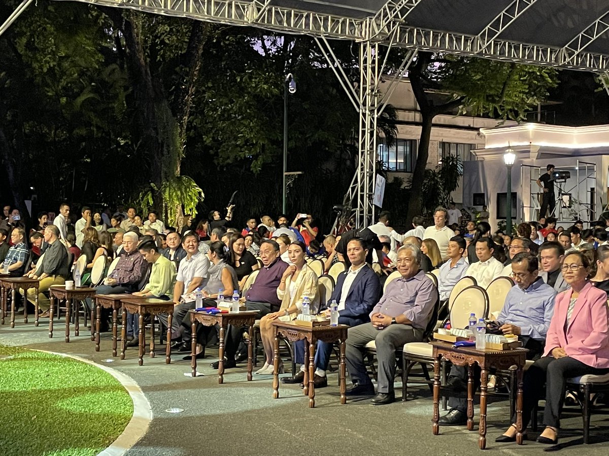 ABSCBNNews's tweet photo. Malacañang hosts Konsyerto sa Palasyo for PH athletes.

Among the attendees are President Ferdinand Marcos Jr., Cabinet members, lawmakers, and gymnastics champ Carlos Yulo. | via @_katrinadomingo https://t.co/6u9y2T6N7Y