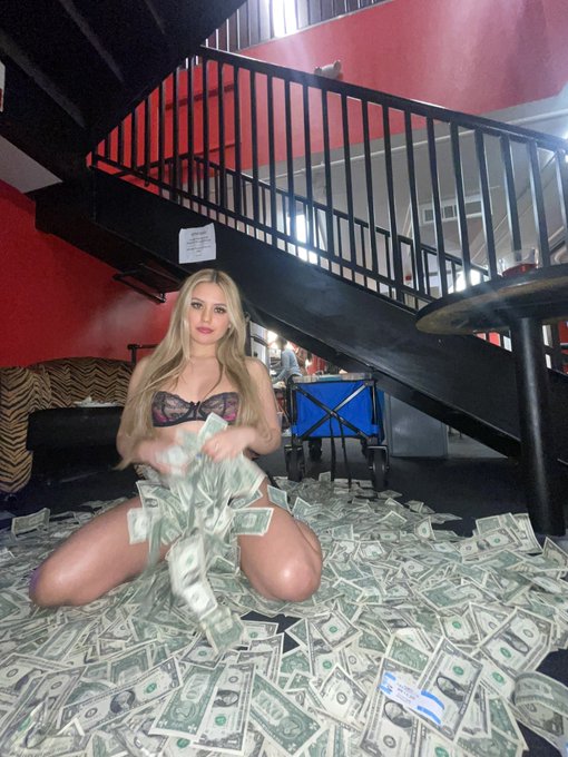 Fight nights are so fun at the club https://t.co/CLnmbEQ8ST