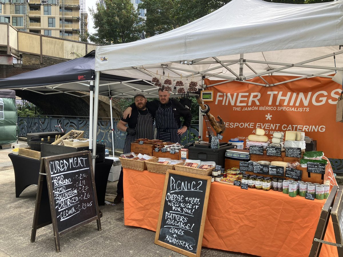 JaneCanDoSE4's tweet photo. Great launch🚀@LewishamFoodMkt TODAY in Cornmill Gardens-lots food &amp; yummy produce stalls-there for next 4 hours until 4pm so pop down &amp; give them all a warm welcome in this fab new location #KeepOurIndieBizInBiz #Lewisham https://t.co/WL9i3pB9aV