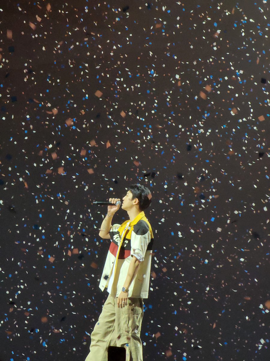 cyhourly's tweet photo. #CHANYEOL #찬열 
#EXOSC_BackToBackinBKK https://t.co/GSc90j82xk