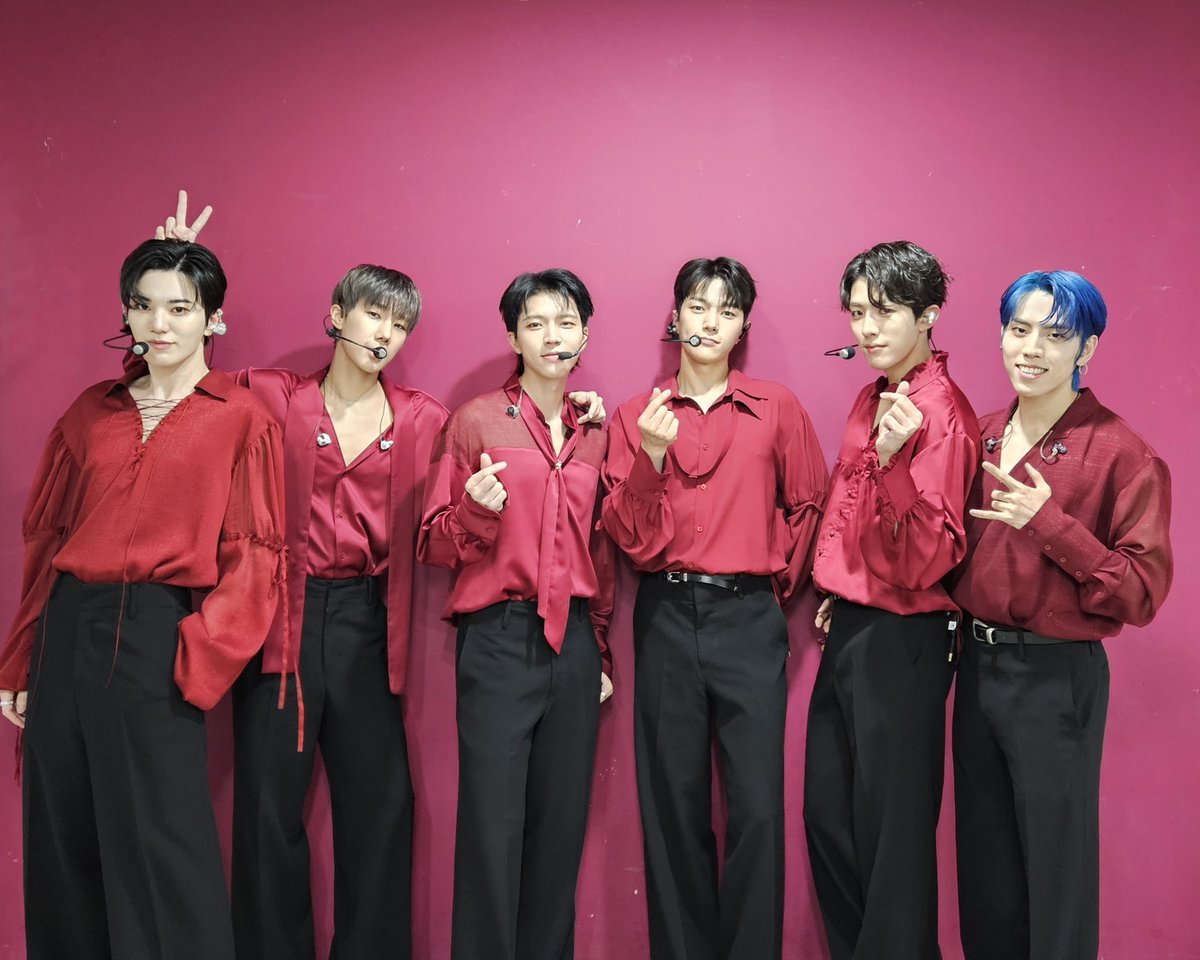 ifntnews's tweet photo. Please add the hashtags to root for INFINITE &amp; congratulate them on their successful promotion of 13egin.

#우리의_자부심_인피니트 
#Our_Pride_INFINITE

인피니트 사랑해요! 인피니트 고마워요! https://t.co/mUl47Nv8l2