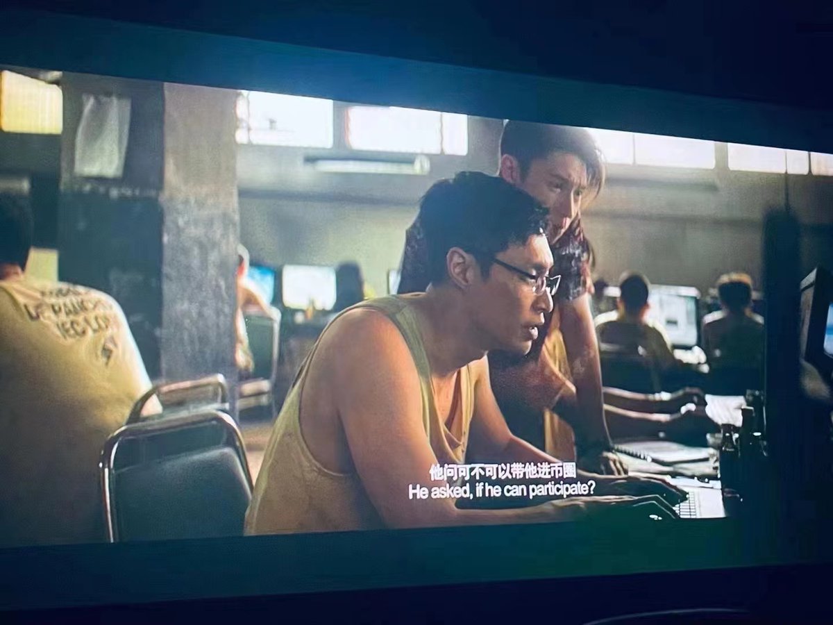 没记错，张艺兴是圈内人。