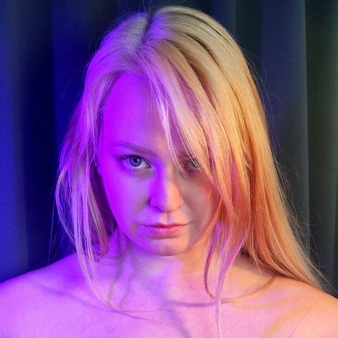 I'm full of contrasting ideas 😏 https://t.co/tcK0BwTG6b