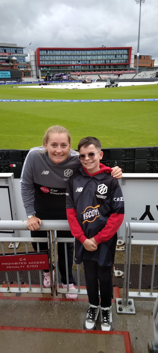 ColWright27's tweet photo. Thank you @Sophecc19 for brightening up a miserable day yesterday. Hopefully the weather will be better tomorrow for @thehundred https://t.co/wM85UDsSV9