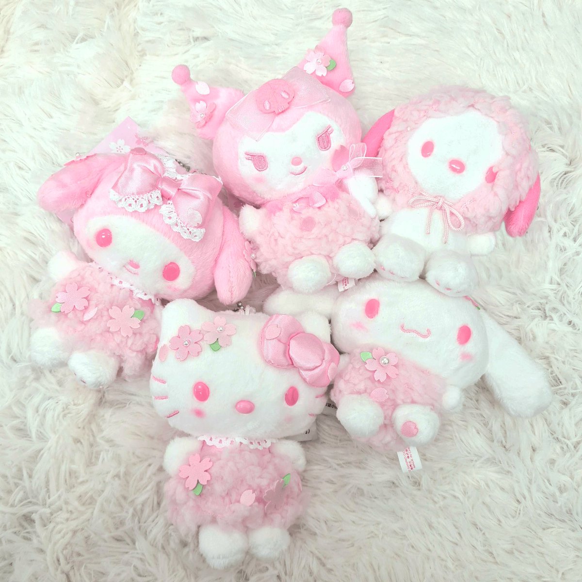 sanriodaily's tweet photo. sanrio sakura plushies 💫 https://t.co/G0UxA7OJf9