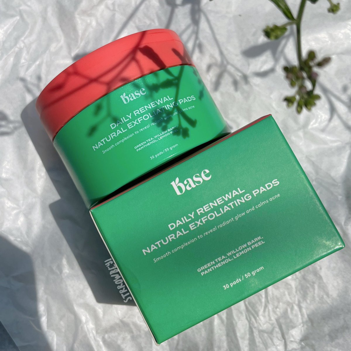 strrowbeyi's tweet photo. Baru mau coba atau lagi cari produk exfo yang gentle ke kulit? ヽ(・∀・)ノ coba masukin produk ini ke salah satu wishlist kamu🥰🥰
yuk bahas
🌻Base-Daily Renewal Natural Exfoliating Pads🌻
#ReviewByStrrowbeyi #racuninskincare #ReviewItsmybase https://t.co/sHFodqpG9L