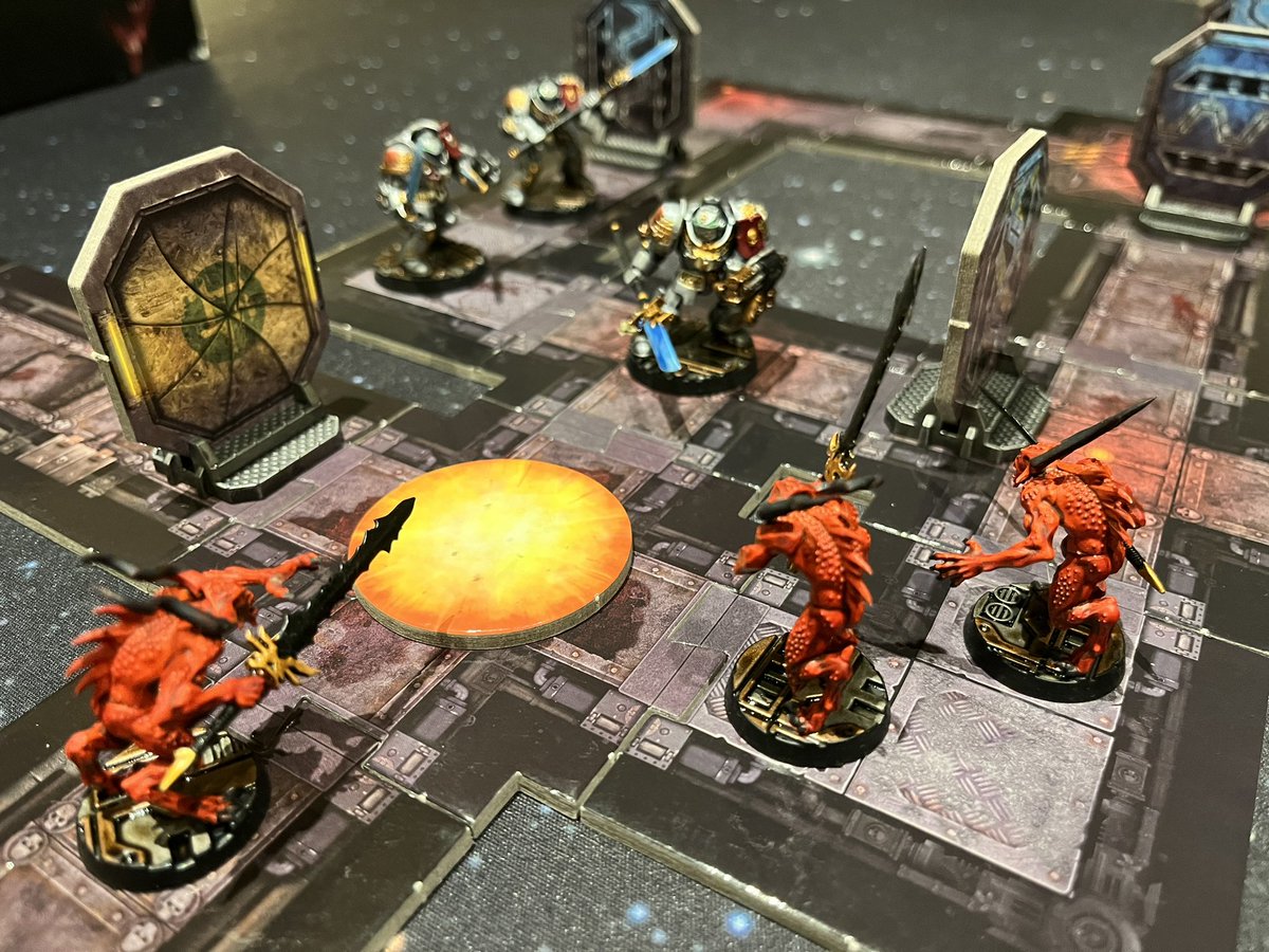 tomjmegan's tweet photo. It’s #SpaceHulkSunday
“Bring the Flame, Brother!”
Grey Knight Terminators cleansing the daemonic taint aboard the DaemonHulk *Ruin of Damnation* one corridor nexus at a time…
#WarhammerCommunity #Warhammer #SpaceHulk #DaemonHulk #WH40K https://t.co/lST1CAI1W3
