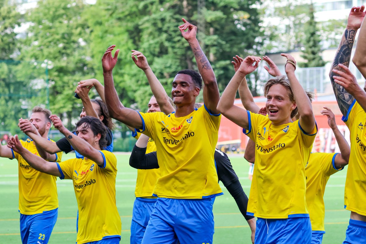 IFGnistan1924's tweet photo. Huomenta keltasiniset!✌️🟡🔵

📸: Kalevi Hämäläinen https://t.co/sKqPsOG32U