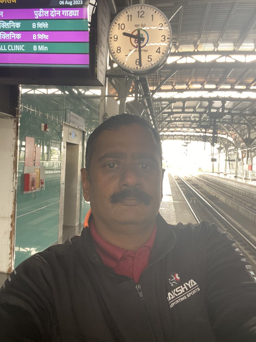 siyer30's tweet photo. Today morning all friends decided to take the @metrorailpune to #RubyHall station for breakfast at the iconic #VohumanCafe . Pune deserved this so many years ago. let’s be proud of this development and use it as much as we can thanks @mieknathshinde @Dev_Fadnavis @AjitPawarSpeaks https://t.co/5RN4jZCRMu
