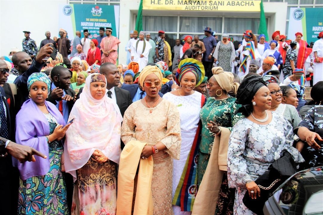 Yatab_ngr's tweet photo. The President DEPOWA Mrs Oghogho G Musa, and wives of Service Chiefs and the IGP, on Sat, August 5th , graced the Maryam Babangida National Centre for Women Development, Abuja in honour of Her Excellency, Hajiya Maryam Abacha. https://t.co/BLSbxkRAnY
