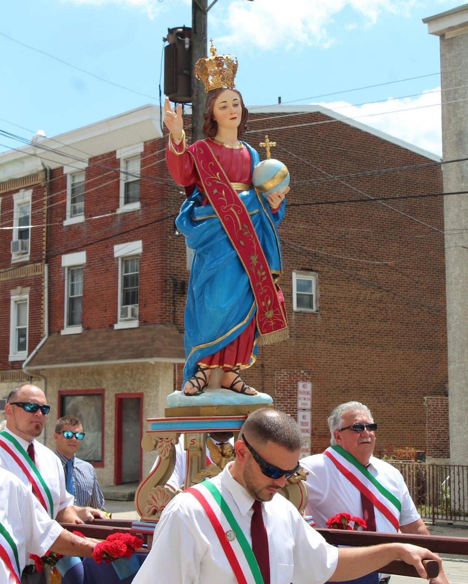 Statue of Santissimo Salvatore di Montella at Holy Saviour Parish in #NorristownPA.
————————————
#FeastDay #SantissimoSalvatore #HolySaviour #HolySaviorFeast #Norristown #ItalianEnclaves #LittleItaly #ItalianAmerican #Montella #Avellino #TonyMangia #AtTheTableWithTony #MANGIA