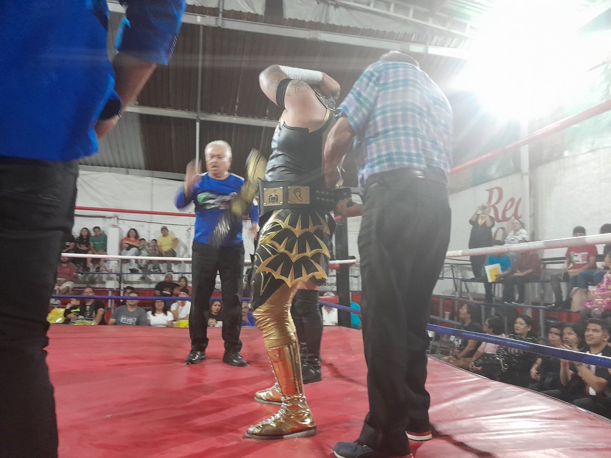 mas_lucha's tweet image. #NGLL #ArenaGDL : Hay nuevos campeones de parejas de NGLL . Abismo Negro Jr aparece y ayuda a la victoria de Dick Angelo 3G y  Legendario sobre Sádico y Rudy Santana