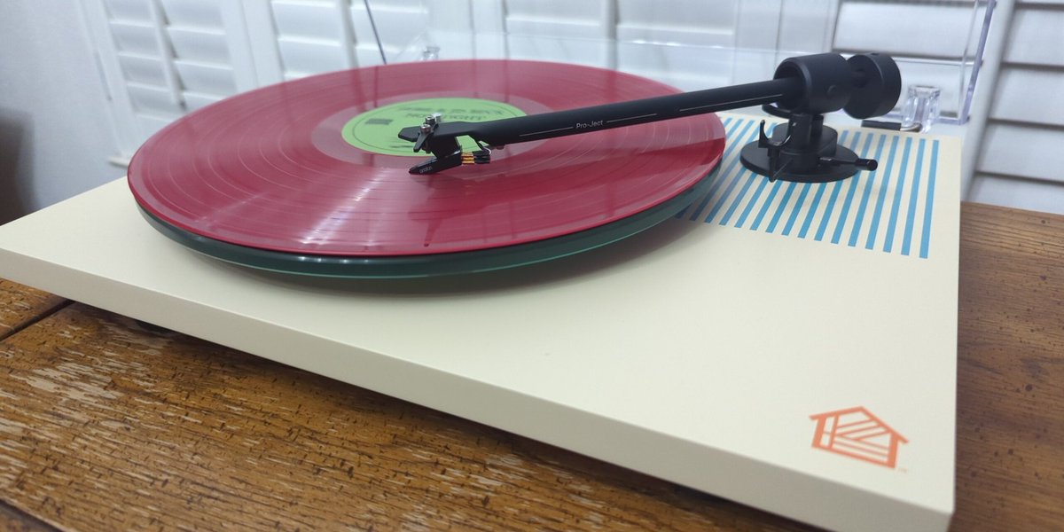 r_schuder's tweet photo. New turntable, officially christened by DOMi &amp; JD BECK.  #NotTight #vinylcollector #vinylrecords https://t.co/A2bxcyMKKf