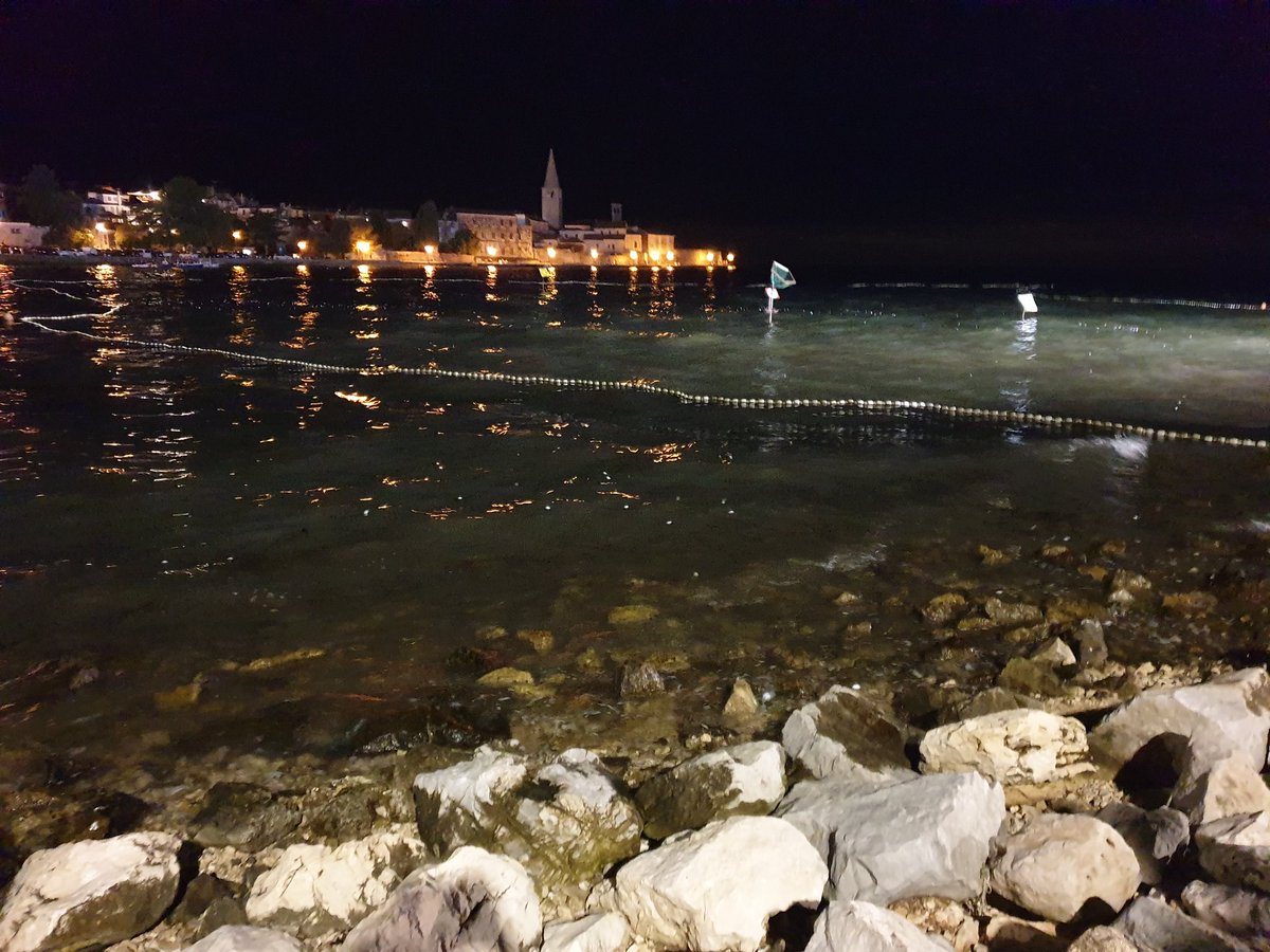 wschoonebeek's tweet photo. @Greenpeace at Aquagolf in Porec, Croatia people smashing dozens of plastic balls per minute into the sea for fun?! They use a cord or string, but lots of balls passing and drifting into the ocean. https://t.co/Y0zl5CIAVh