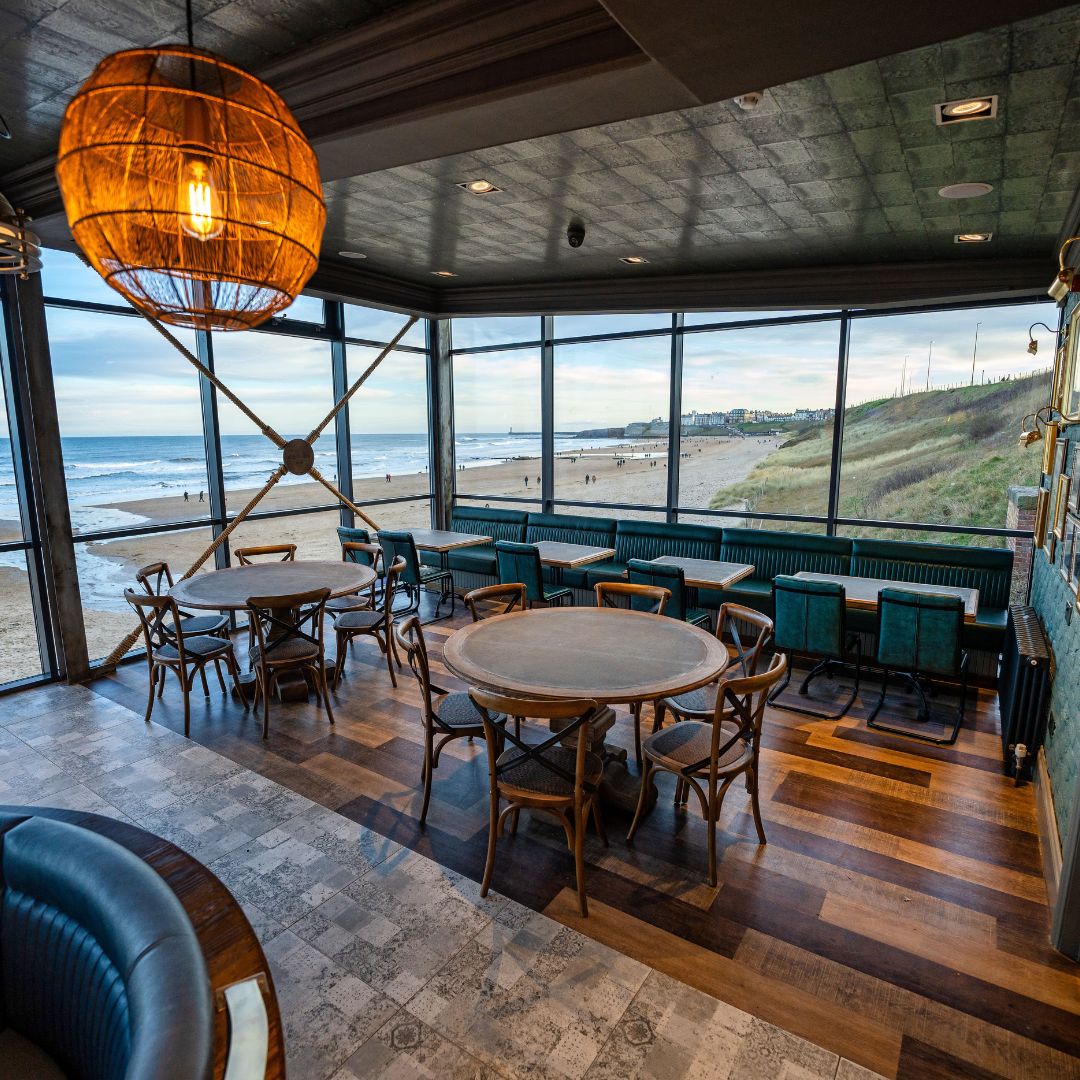 ViewTynemouth's tweet image. If a sea view is on your wedding venue bucket list, then we've got you covered!

fabulous interiors✔️
luxury buffet menu ✔️
capacity 100 ✔️
fully licensed bar ✔️
DJ ✔️
incredible sea view ✔️

Check out our Functions Package here &amp;gt; loom.ly/-uJx0ag
#weddingvenue