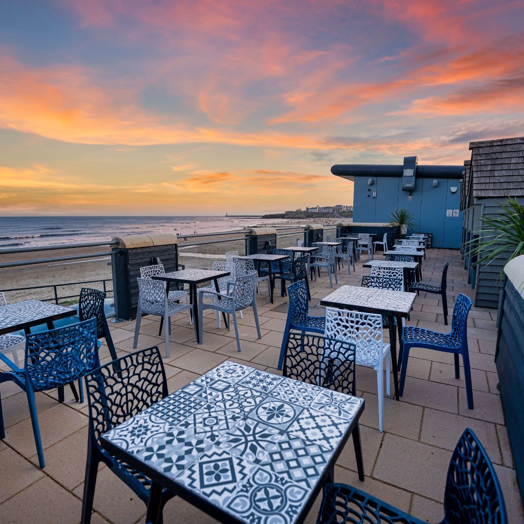 ViewTynemouth's tweet image. If a sea view is on your wedding venue bucket list, then we've got you covered!

fabulous interiors✔️
luxury buffet menu ✔️
capacity 100 ✔️
fully licensed bar ✔️
DJ ✔️
incredible sea view ✔️

Check out our Functions Package here &amp;gt; loom.ly/-uJx0ag
#weddingvenue