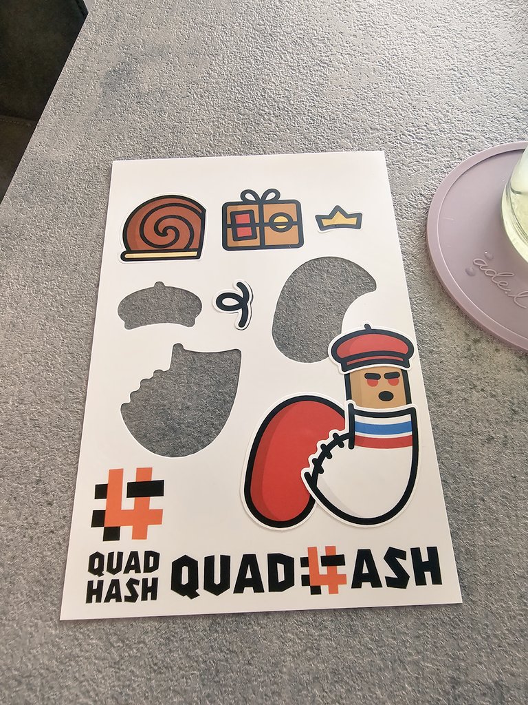 likeholder's tweet image. #쿼드해시 #레이드이벤트 #창원갤러리아트지
뷰도 좋고 날씨도 좋고 지렁이도 귀엽다~