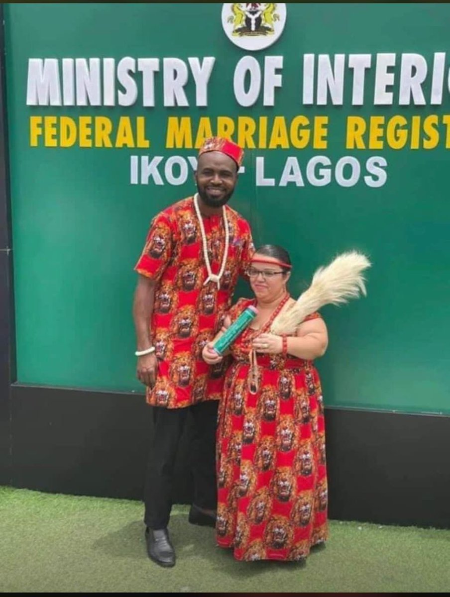 This is some high tier white worshipping from these people ,I'm sure he won't look twice at any Igbo midget lol.
#igbos #igbomen