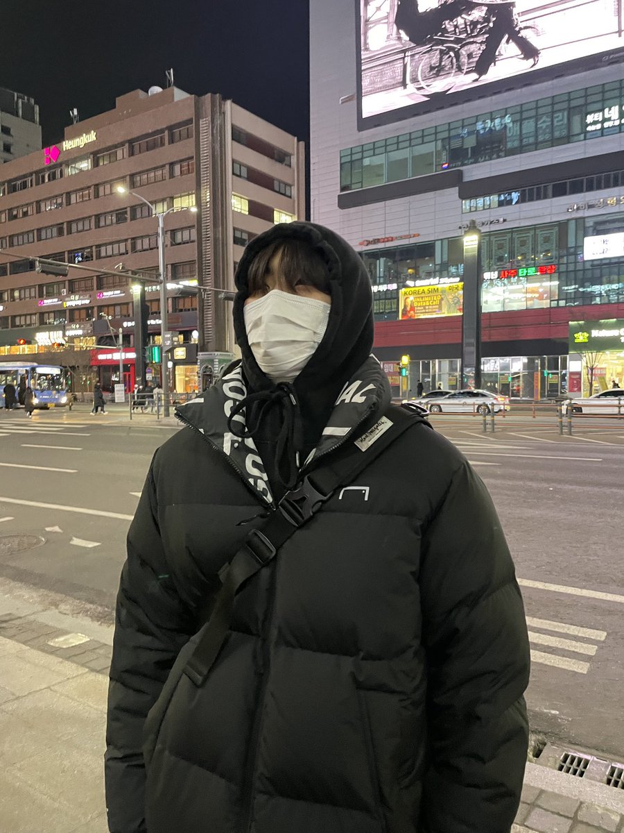 ambassxs's tweet photo. กอนอุคแบบเซ้นส์แฟชั่นโคตรวัยรุ่นโคเรียเทสดี เหมือนรูปKorean boyในพินเทอเรส หล่อทะลุแมส แล้วความที่สูงใส่อะไรก็ดูดีเว่อ โอ้ย หล่อไม่มีเว้นวันจริงๆ ขนาดวันหยุดเขายังหล่อ ดูเอาเหอะ https://t.co/9SpGvG5wss