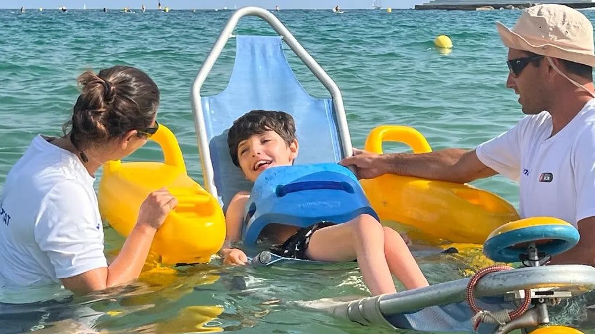 La lucha de la madre de Bruno para conseguir sillas anfibias para niños con #discapacidad y más playas accesibles en Barcelona.

"Tenemos en #Barcelona más de 6 kilómetros de playa y solo hay tres puntos de accesibilidad", denuncia Marie.

bit.ly/3Ossi4q