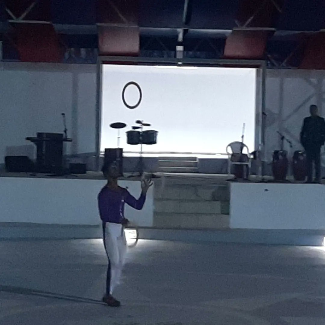 cirabanacircus's tweet photo. Inauguración de la Noche de Cabaret en la Casa Central de las FAR, Fabio Alejandro con malabares....
#cirabanacircus #circus #circuslife #circo #cirque #cirquelife #learning #show #entertainment #enjoy #training #juggling #malabares #cuba #vamospormas2023 https://t.co/B5cDKoRwRi