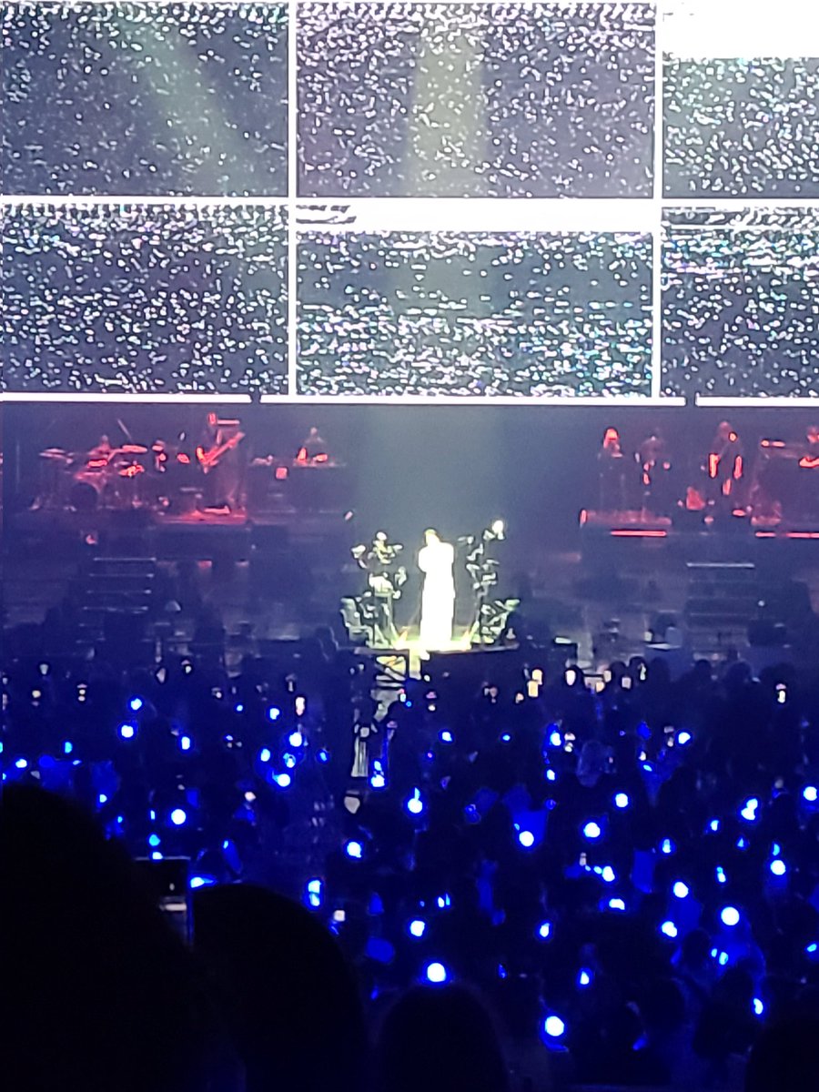 86jhy's tweet photo. 슈가 무대 사진 이게 다네요 https://t.co/M57DgJHncu