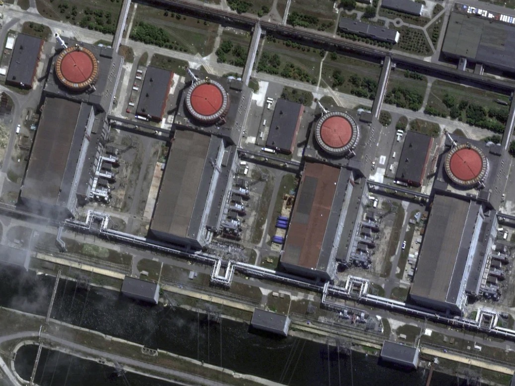 #ЗапорожскаяАЭС⚛️☢️ - #МАГАТЕ @iaeaorg работает: сотрудники теперь будут добиваться доступа к крышам оставшихся четырех энергоблоков этой крупнейшей в Европе АЭС - kommersant.ru/doc/6146700?fr…