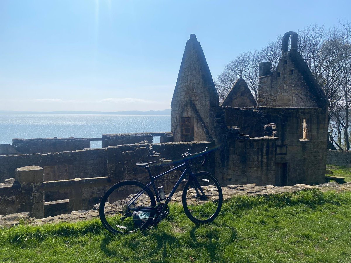 Where do your bike rides take you? We love the view in this 📸 by Karen! 📂 Cyclescheme └ 📂 Love to Ride └ 📂 Photo Gallery └ 📂 Karen Be like Karen and share your cycling photos on the free Cyclescheme Love to Ride community buff.ly/2NdKpi6