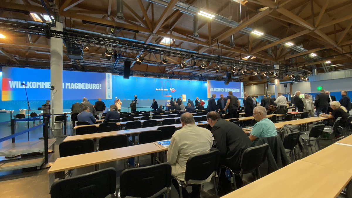 +++Europawahlversammlung+++
Am letzten Tag diskutieren und verabschieden wir den Leitantrag der Bundesprogrammkommission.
#europaneudenken #AfD #bereitfürmehr #europawahlversammlung #Magdeburg