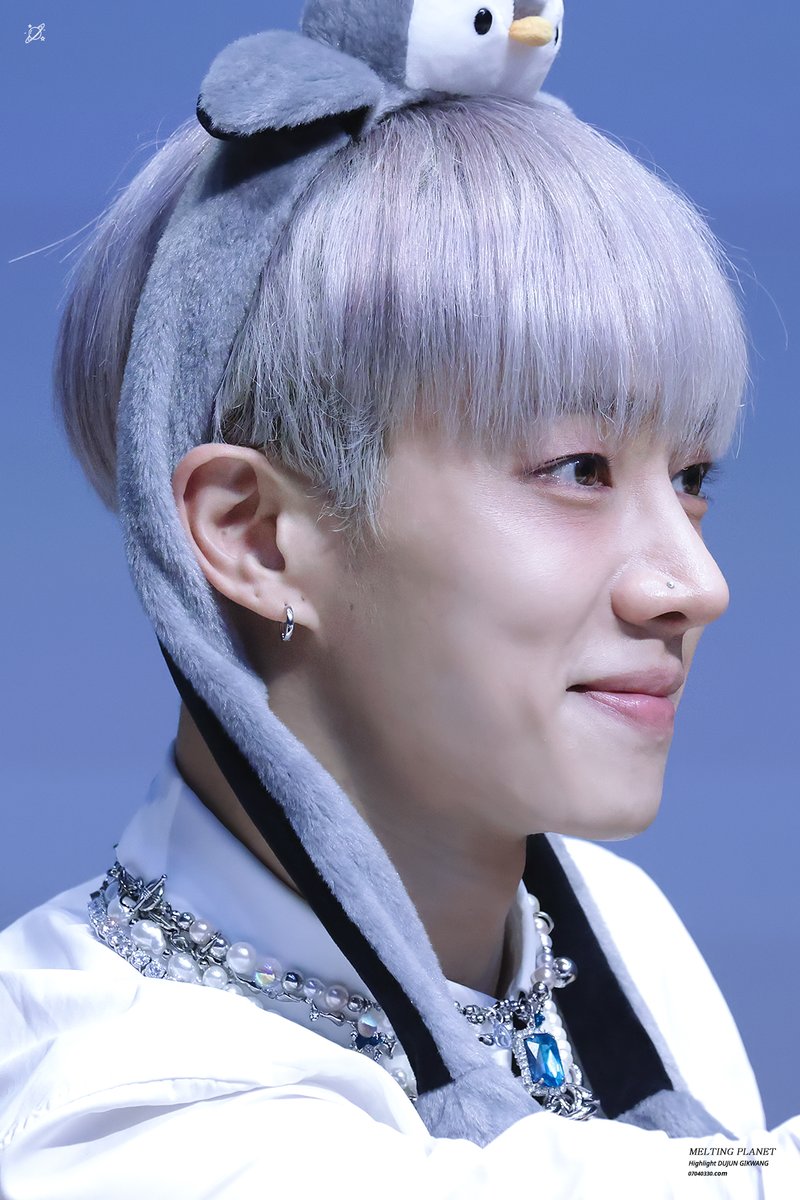 melting_planet's tweet photo. [UPDATE] 230429 이기광 정규 1집 프레데터 DMC 뮤직 팬싸인회 <3> *33pic
드디어 마지막! 😂 너무 많이 올라와서 당황하셨죠우.. 버릴 게 없어서 그랬습니다.... 
📎https://t.co/guozMSOSfa
#이기광 #기광 #하이라이트 #LEEGIKWANG #GIKWANG #HIGHLIGHT #PREDATOR #프레데터
@900_330 https://t.co/LlF064dPld