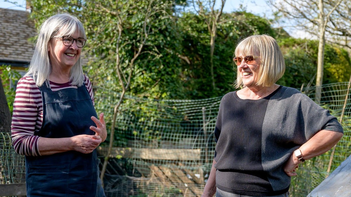 If you or someone you know is experiencing loneliness or would like to make friends and join activities, but lack the confidence to do so, Community Connectors could help. 

For more information, visit: portsmouth.gov.uk/services/commu…