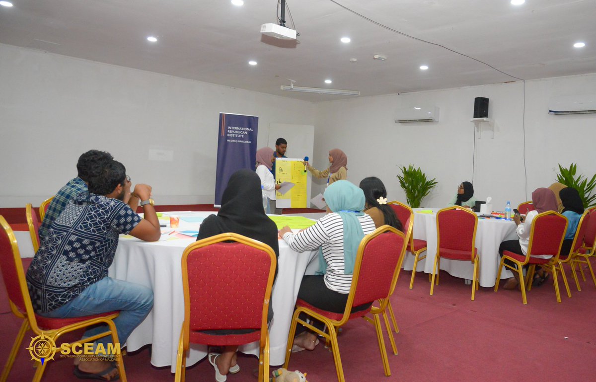 SCEAM5's tweet photo. Youth from Addu, Fuvahmulah and Huvadhoo come together for the 3rd phase of Emerging Leaders Academy. The Academy will equip youth with the skills to successfully complete youth-led community development projects. @StateDRL @IRIglobal https://t.co/XV2xOsQbRL
