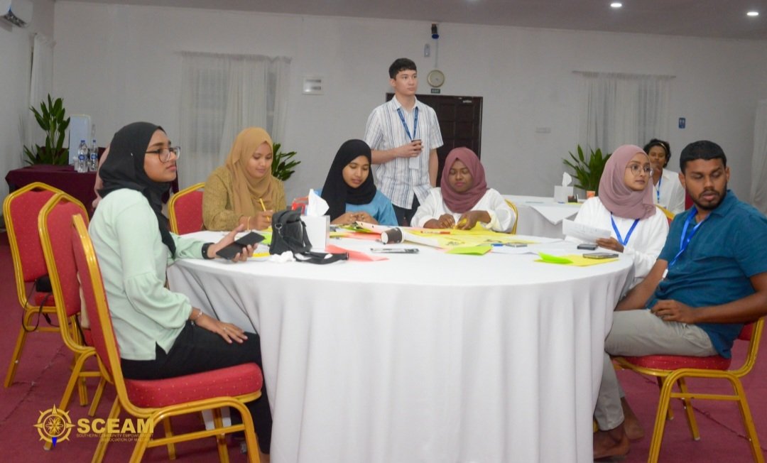 SCEAM5's tweet photo. Youth from Addu, Fuvahmulah and Huvadhoo come together for the 3rd phase of Emerging Leaders Academy. The Academy will equip youth with the skills to successfully complete youth-led community development projects. @StateDRL @IRIglobal https://t.co/XV2xOsQbRL