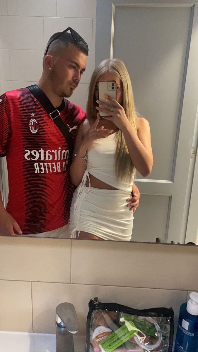 GeorgePerry1004's tweet photo. Holiday over now … 

We backkkkkkk ⚽️ https://t.co/TZCIHHAXft