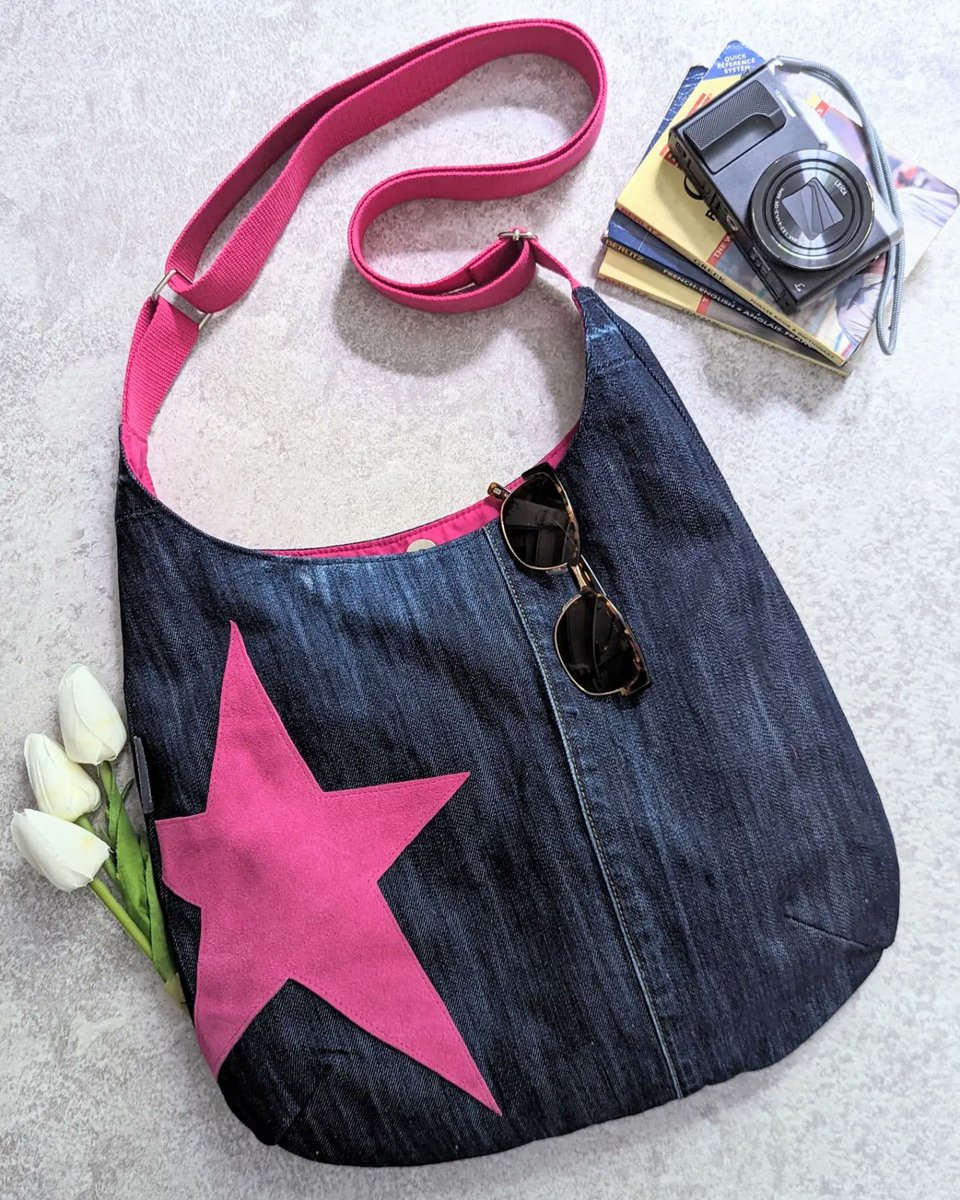 Recycled denim and a bright pop of colour 💗💗💗
#UKGiftAM #UKGiftAM #shopindie #recycling #supportsmallbusiness 
👇👇👇
folksy.com/shops/Macclesf…