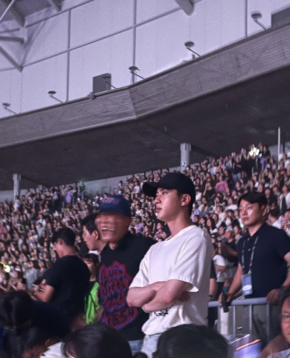 7bts.update (slow) tweet media