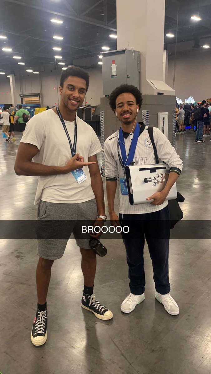 Got to meet <a href="/Yasha94_/">SLY | Yasha</a> today #2 champ at evo and he is such a nice guy definitely say hi if you get a chance