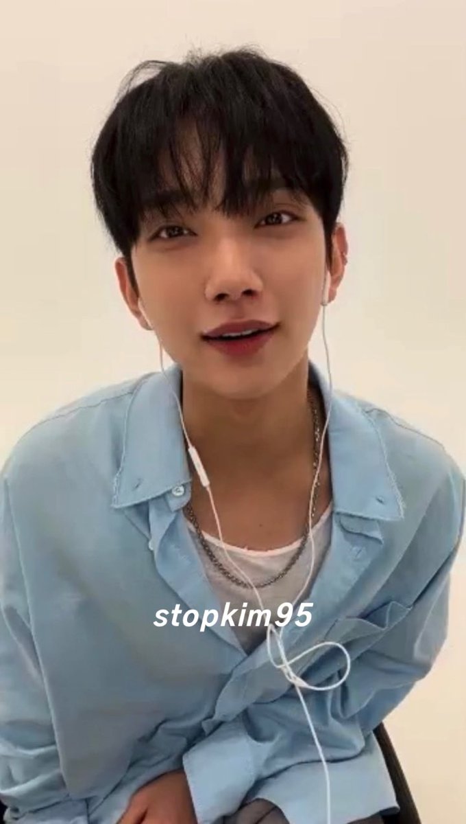 아 개웃기다
조슈아도 빠수니처럼 위만 코쪼했나바...
바지 보이니까 옷 펼치고 가리는거바ㅠㅠㅋㅋㅋㅋㅋ